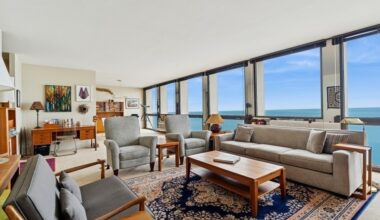 Walk to the Beach for Less Than $500,000 – Chicago Magazine