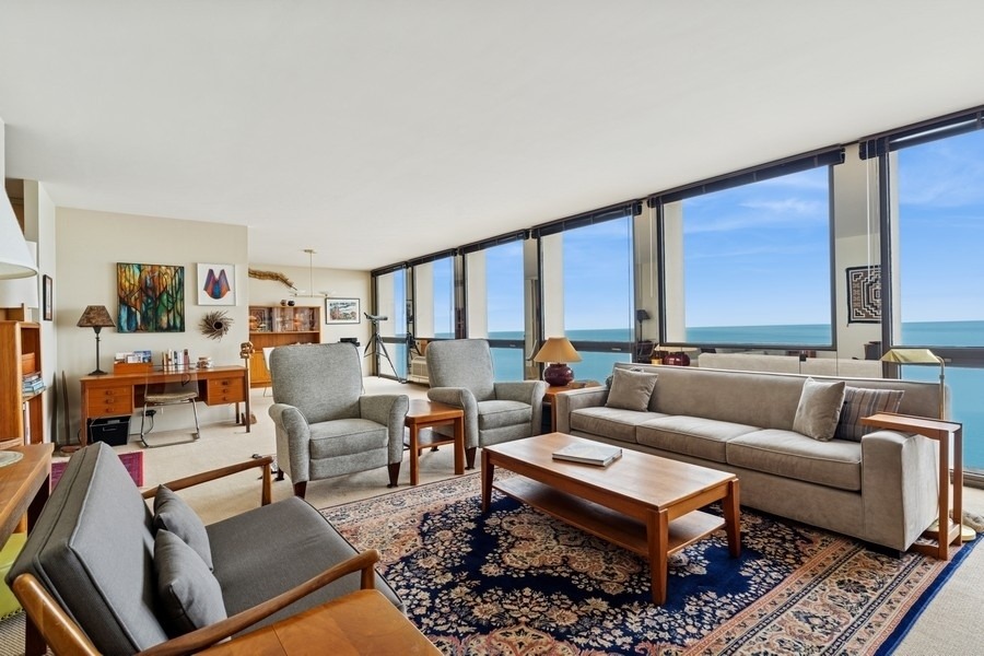 Walk to the Beach for Less Than $500,000 – Chicago Magazine