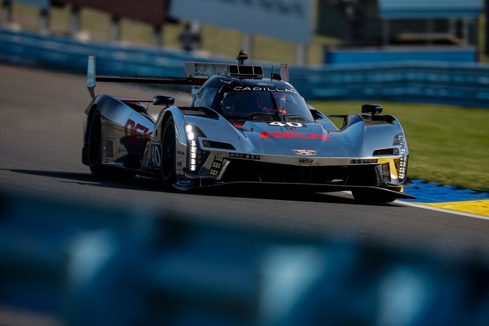 #40 Cadillac Wayne Taylor Racing Cadillac V- Series.R: Jordan Taylor, Louis Deletraz