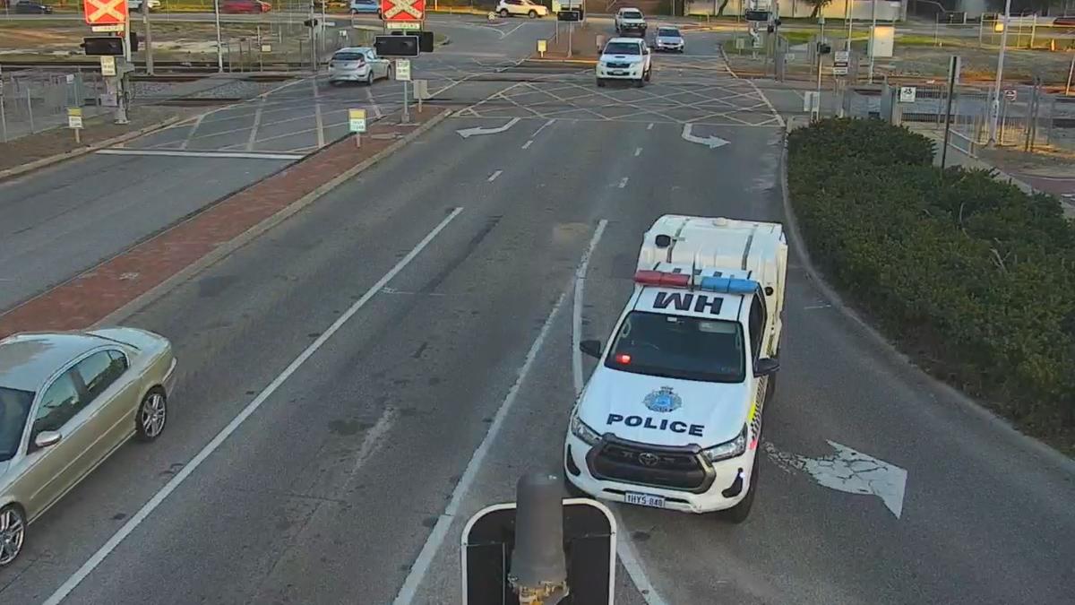 Great Eastern Highway entry in Midland shut after pedestrian hit by car