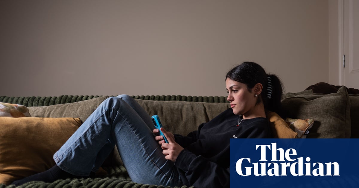 ‘I don’t think my brain should have gone through that’: five young people on their experience of smartphones as teens | Young people
