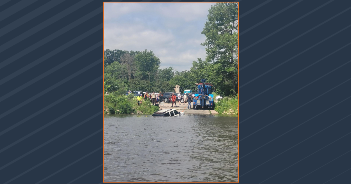 Truck and boat trailer pulled from Mississippi River in La Crescent | Local News