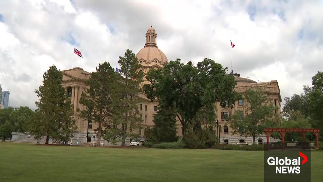 Click to play video: 'UCP releases Alberta pension plan survey results 21 months late'