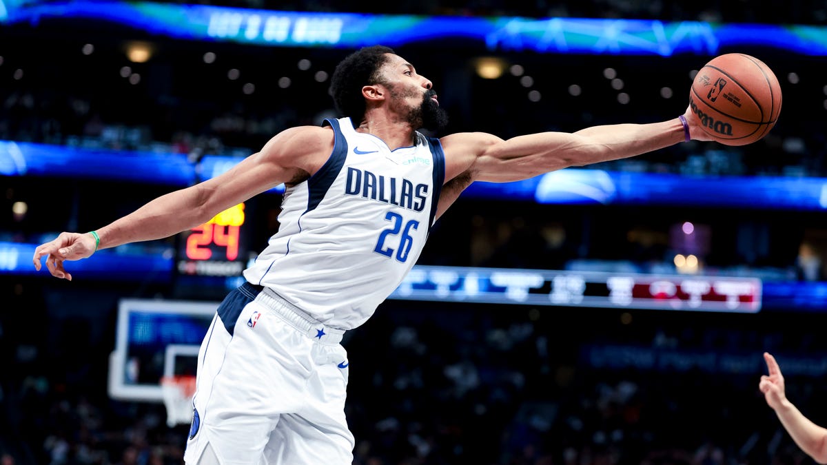 Phoenix Suns NBA free agency 2025 rumors, trade speculation, targets