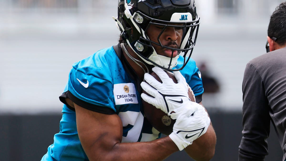 Jacksonville Jaguars sign RB Bhayshul Tuten to rookie contract