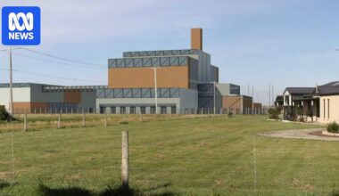 Company in charge of proposed incinerator outside Geelong has direct links to the Chinese government