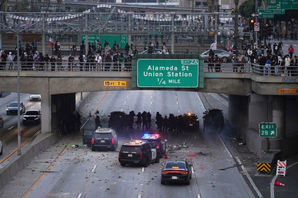 2 juveniles suspected of throwing rocks at CHP during downtown LA protest – Whittier Daily News