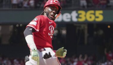 Elly De La Cruz vomits on field, stays in game and hits 435-foot homer