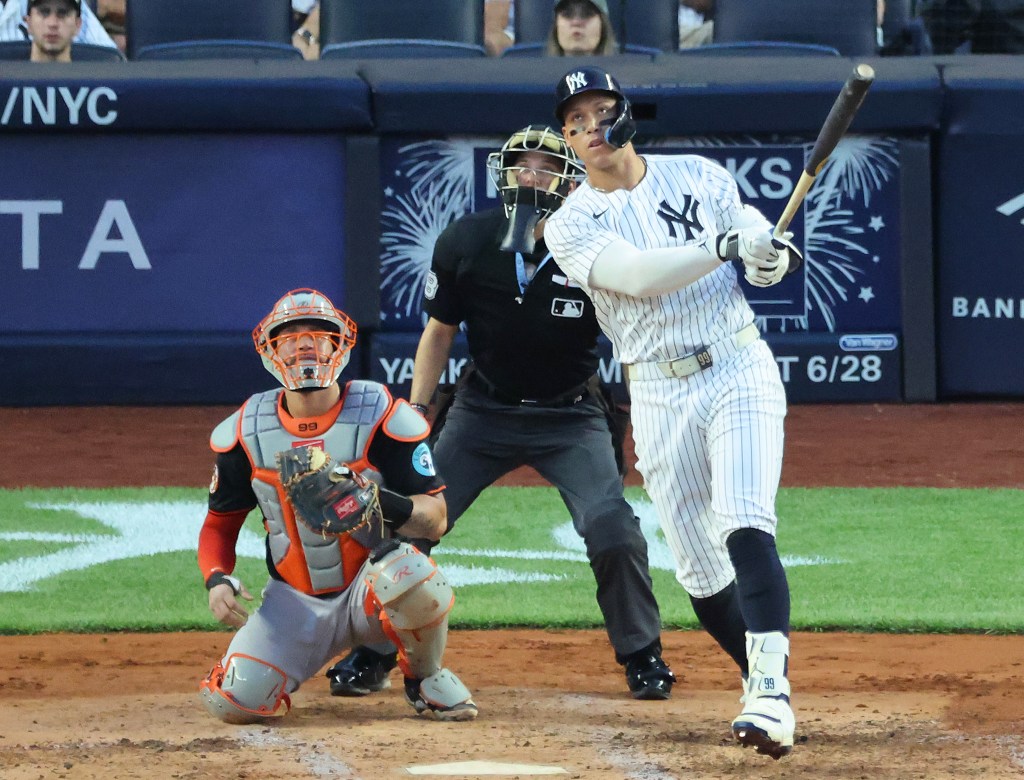 Aaron Judge belts a solo homer in the third inning of the Yankees' 5-3 loss to the Orioles on June 20, 2025.