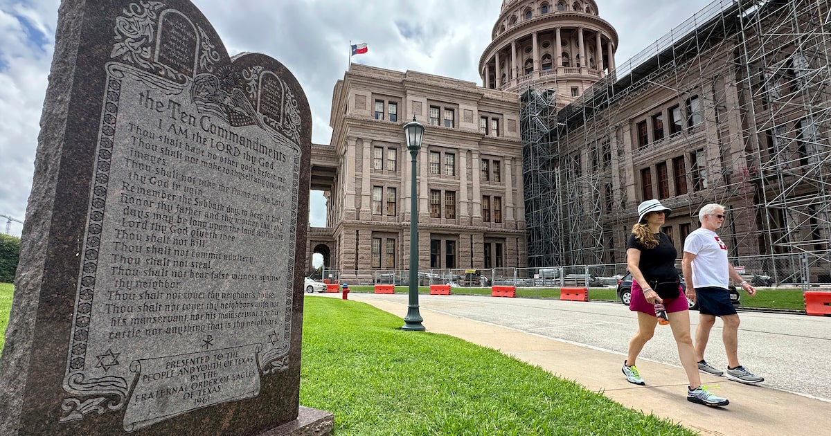 Dallas activist group sues to block display of Ten Commandments in Texas classrooms