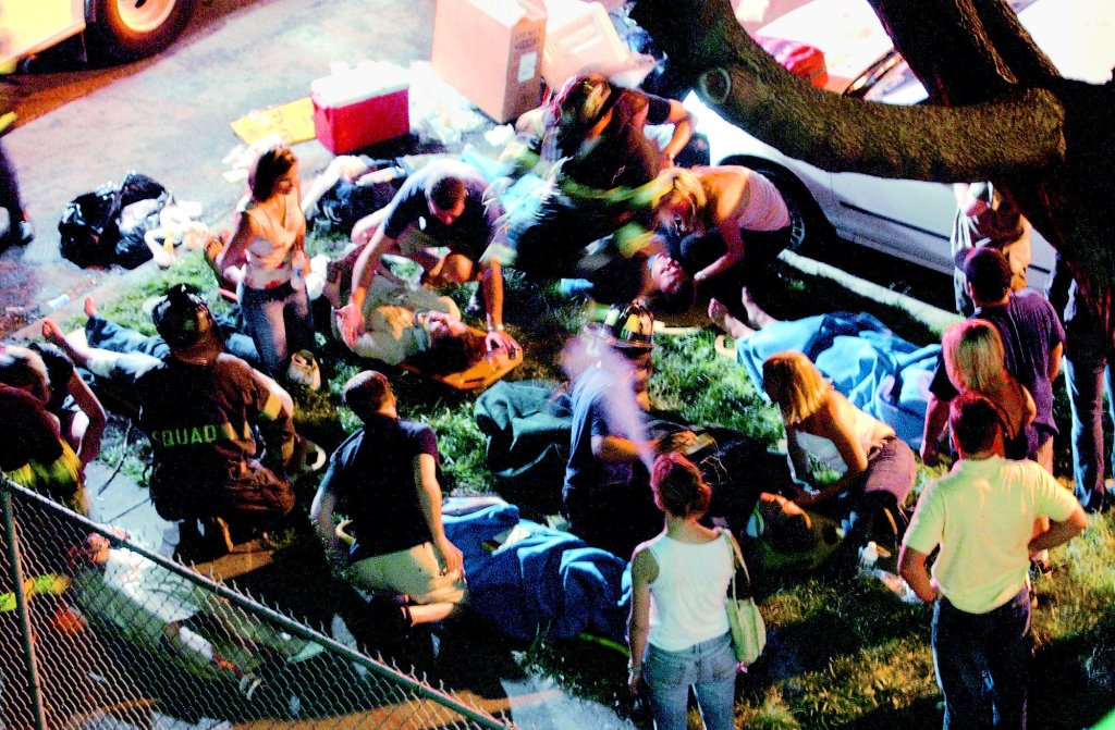 Porch collapse in Lincoln Park kills 13, injures more than 50 young people