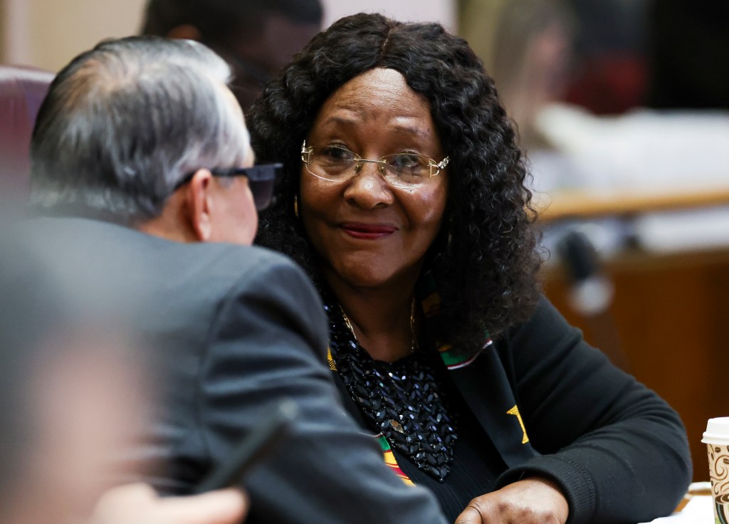 Effort to require cameras in Chicago businesses gets pushback