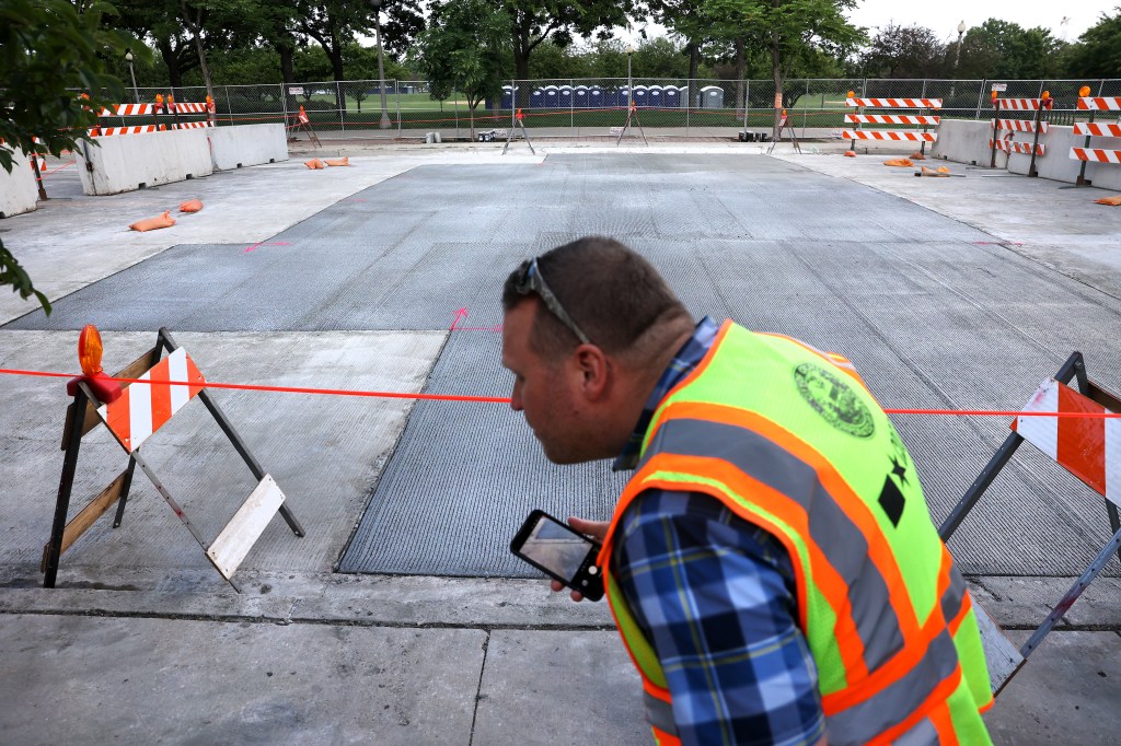 Chicago closes streets early to fix buckling pavement before race