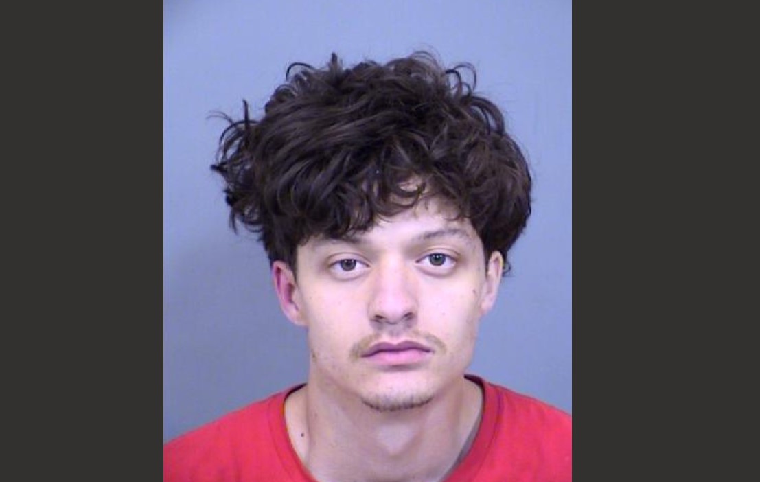 man arrested, Glendale, stabbing...