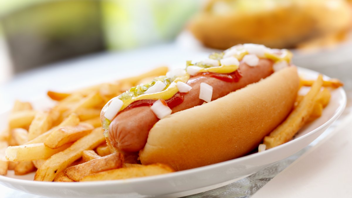 Philly restaurant launches create your own hot dog competition – NBC10 Philadelphia