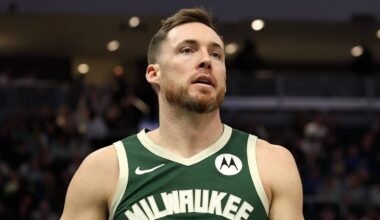 Bucks guard Pat Connaughton exercises player option for next season: Source