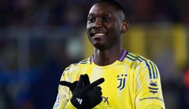 Juventus' French forward #20 Randal Kolo Muani celebrates scoring his team's second goal on a penalty kick during the Italian Serie A football matc...