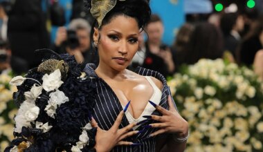 Nicki Minaj Reminds The Barbz Of Beef With Deb Antney