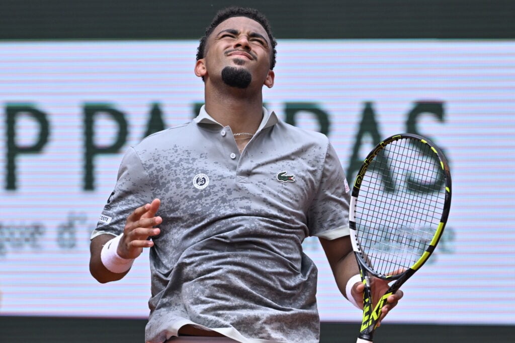 Jaume Munar of Spain in action against Arthur Fils of France during the Men's Singles Second Round match on day five of the 2025 French Open at Court Suzanne Lenglen.