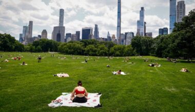 Extreme heat warning takes effect in NYC, 100-degree temps expected