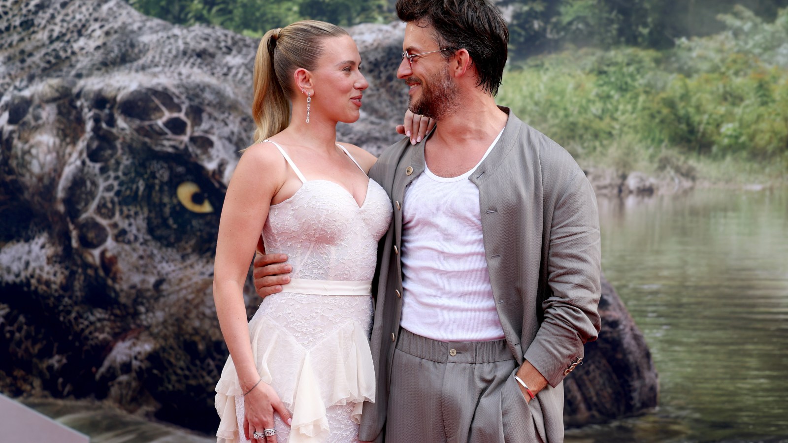 Scarlett Johansson Responds to Red Carpet Kisses With Jonathan Bailey