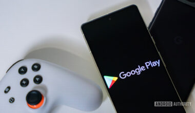 Google Play Store logo on smartphone stock photo (5)