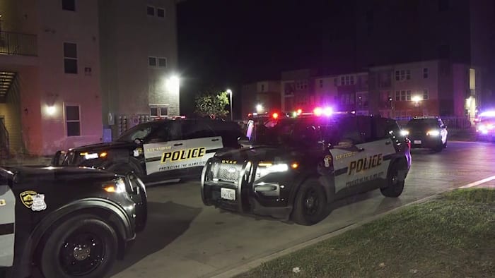 Man arrested in connection with stabbing at West Side apartment complex, SAPD says