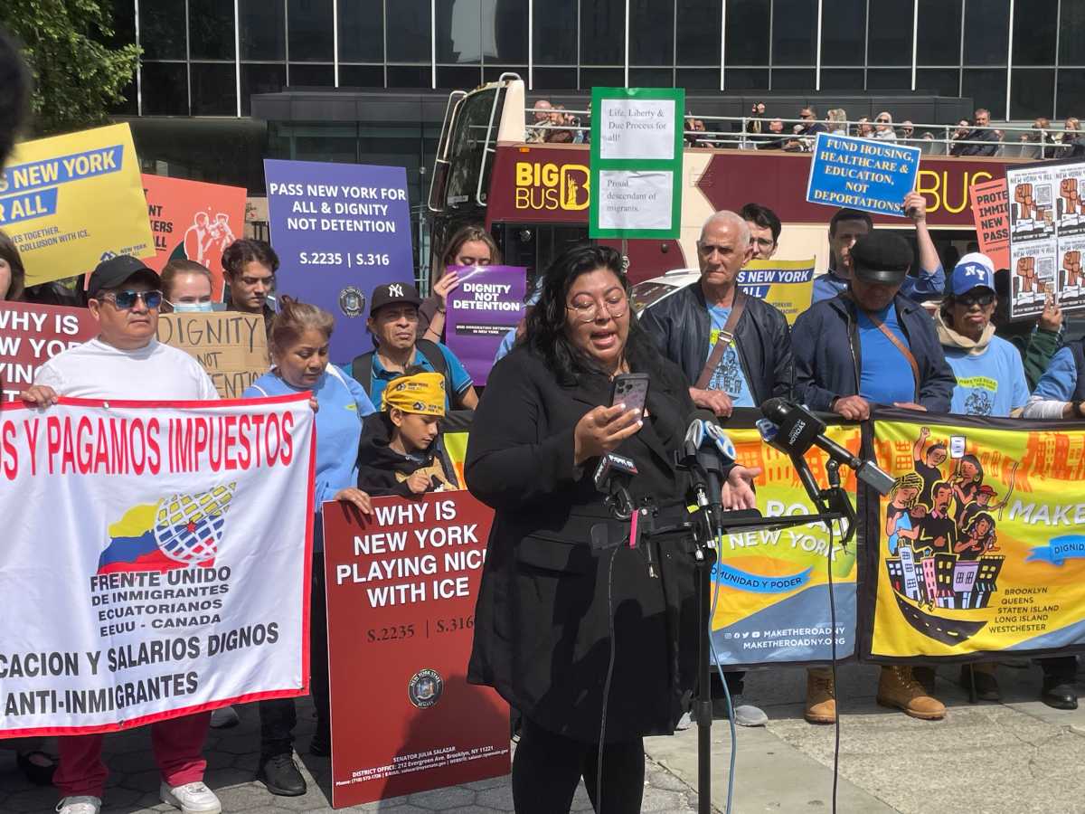 ‘Devastating’ blow for immigrant advocates as New York for All Act fails to advance – QNS