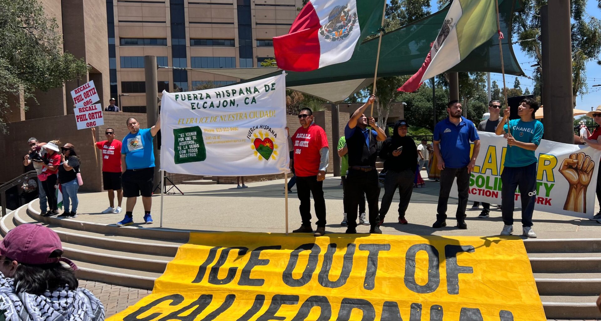 El Cajon residents take to streets to support immigrants