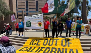 El Cajon residents take to streets to support immigrants