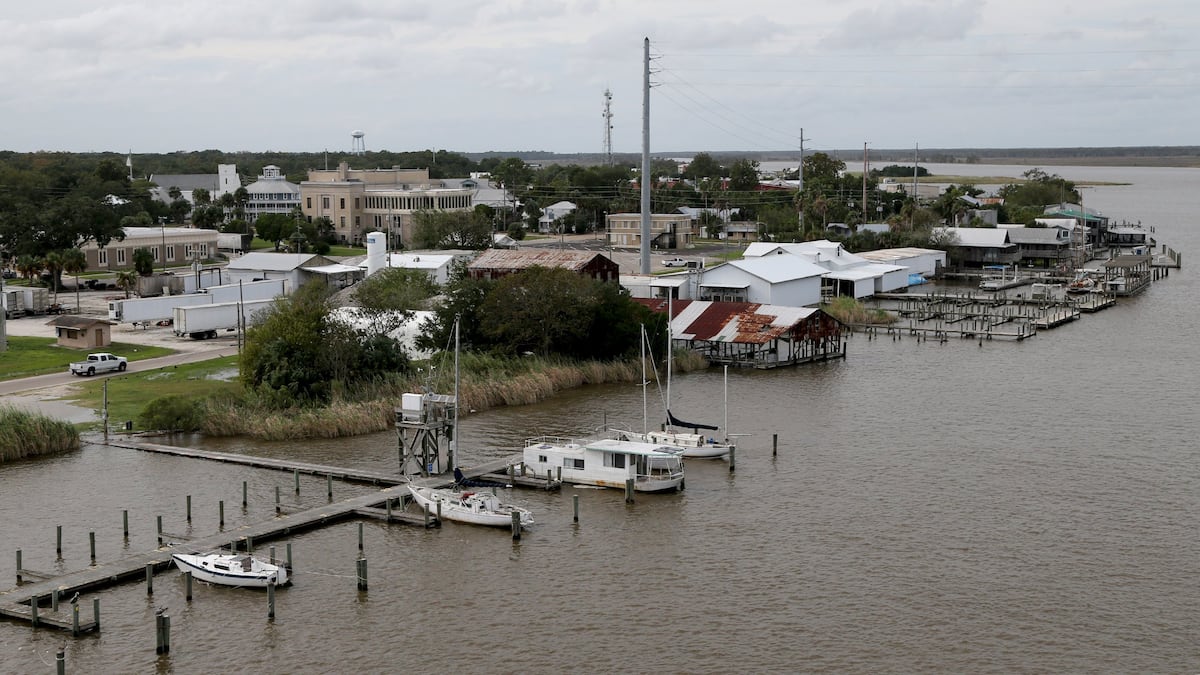 Florida to investigate drinking water problems in Apalachicola