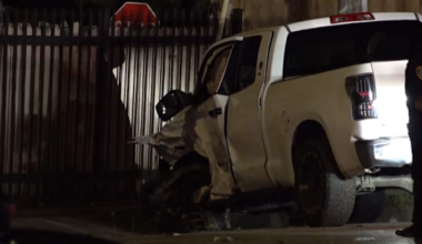 Houston police chase ends in crash after aggravated robbery, kidnapping