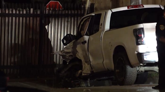 Houston police chase ends in crash after aggravated robbery, kidnapping