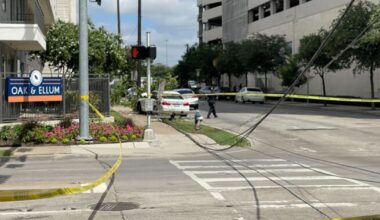 1 dead, 2 in custody after shooting ends in crash in Old East Dallas