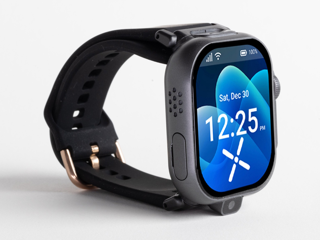 Pinwheel Watch offers kids safe calls, texts, and AI chats