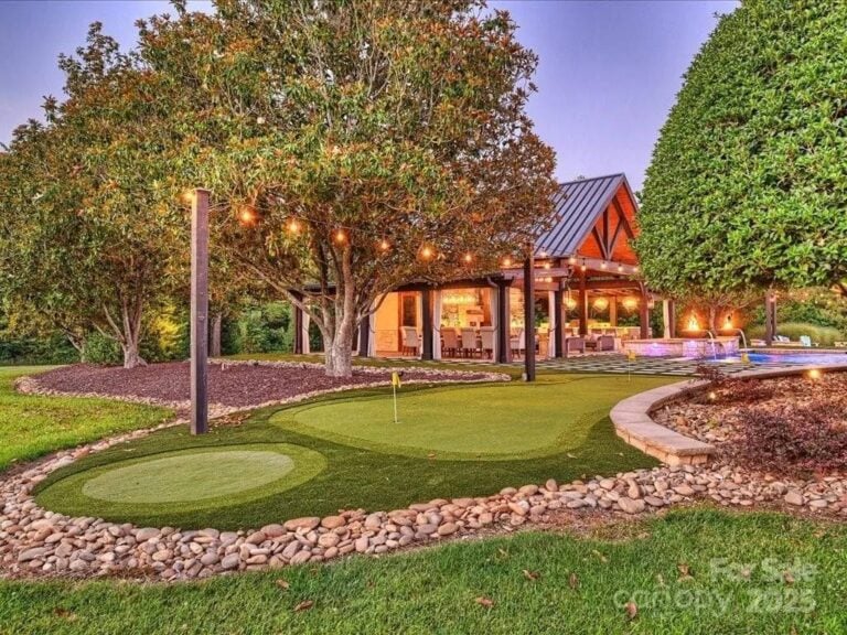 Putting Green - Ricky Stenhouse Jr mansion
