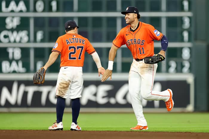 Pair of three-run homers carry Astros to fifth straight win in 7-4 victory over Cubs