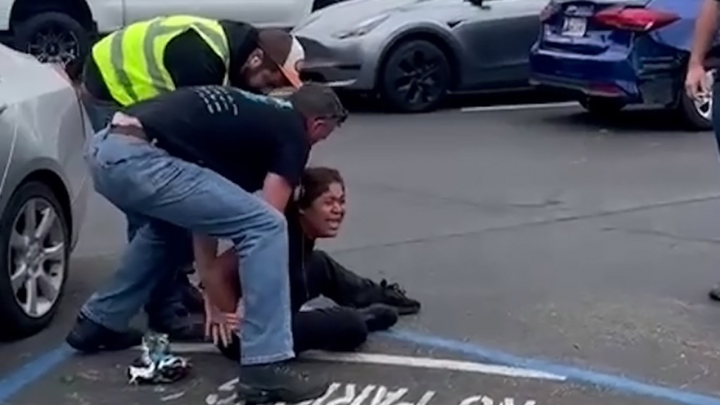 Video shows San Diego hotel worker's immigration arrest
