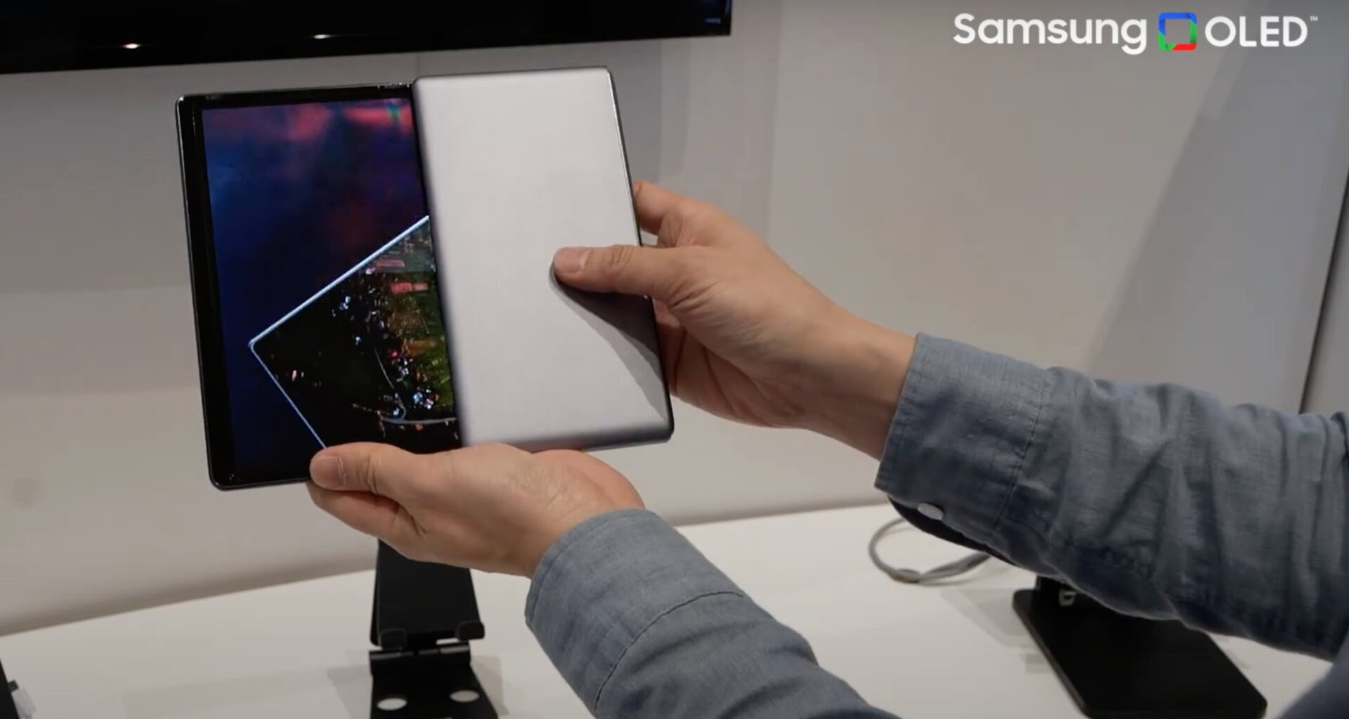 Samsung Flex G display