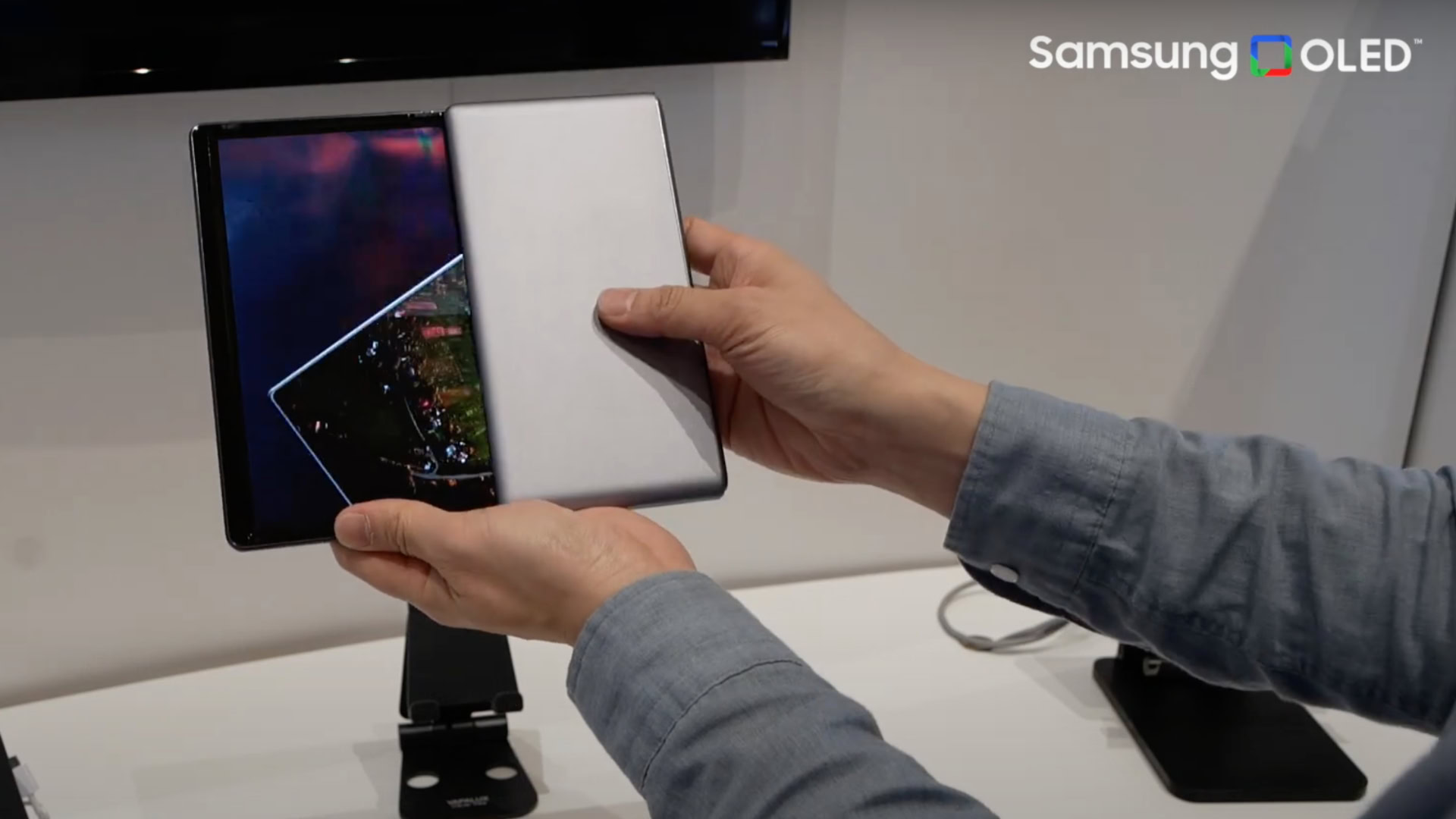 Samsung Flex G display