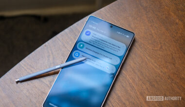 Samsung Galaxy S25 Ultra with s pen and warning