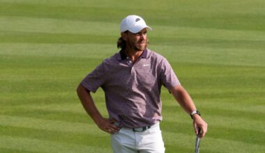 Final round at Travelers Championship delayed