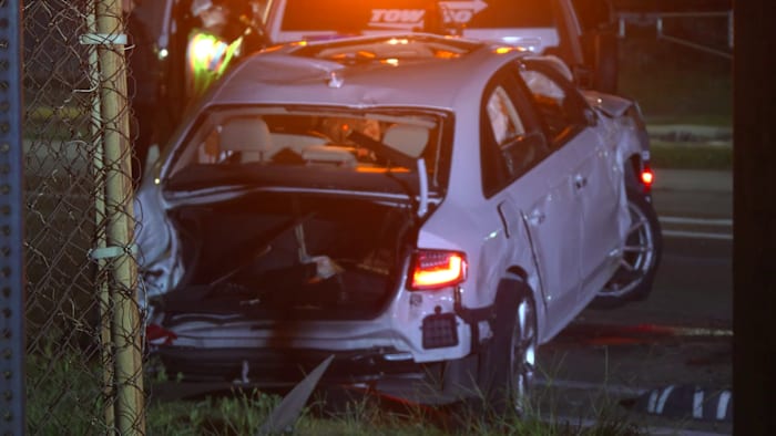 Man crashes stolen vehicle, gets trapped inside after chase with Houston police