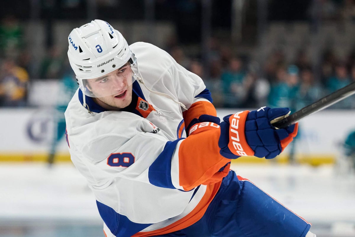 Canadiens acquire Noah Dobson in trade with Islanders, will sign him to 8-year extension