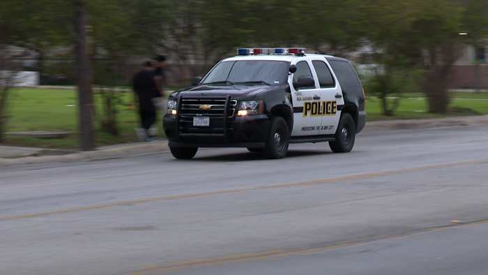 Suspect flees on bike after shooting victim 3 times in East Side, SAPD says