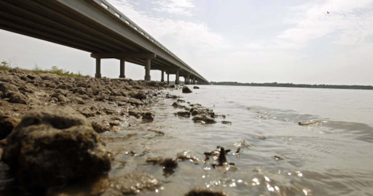 Crews search for Dallas firefighter reported missing while kayaking on Lavon Lake