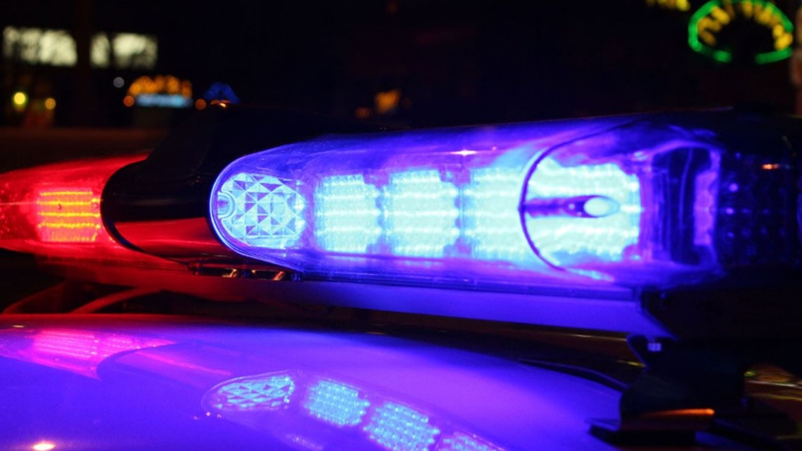San Antonio: 26-year-old dies in single-car crash