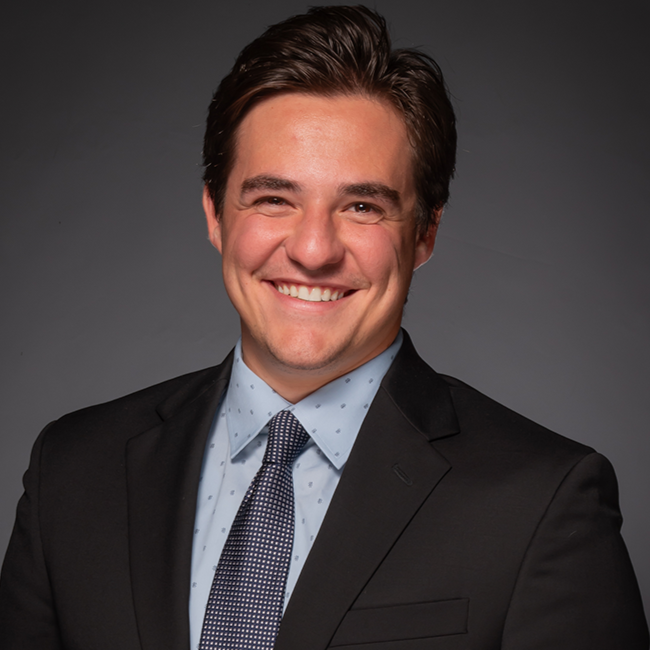 Devan Karp headshot