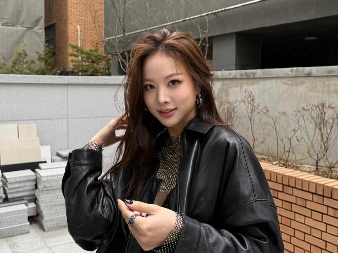 EXID’s Solji expresses gratitude for ‘King of Mask Singer’ as the first ever winner