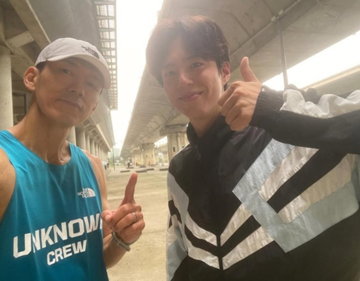 Sean shares early morning 12km run with Park Bo Gum